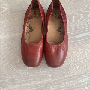 Taos Footwear Deep Red Leather Flats